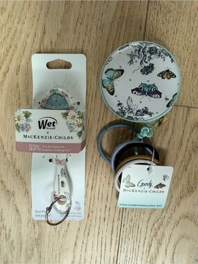 MacKenzie-Childs Floral Keychain Detangler Brush - Mint/Teal